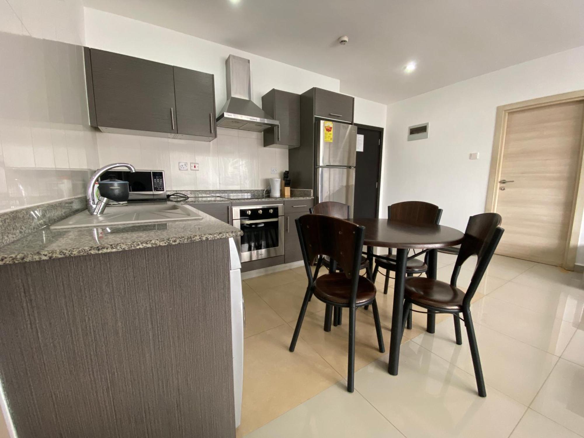 אקרה Hovah Luxury Homes' 2Br Apartment מראה חיצוני תמונה